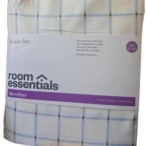 Room Essentials Twin XL Sheet Set - Cream and Light Blue Plaid